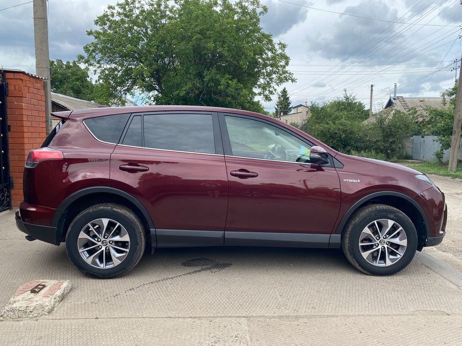 Продам Toyota Rav-4 Гибрид 2017 рік