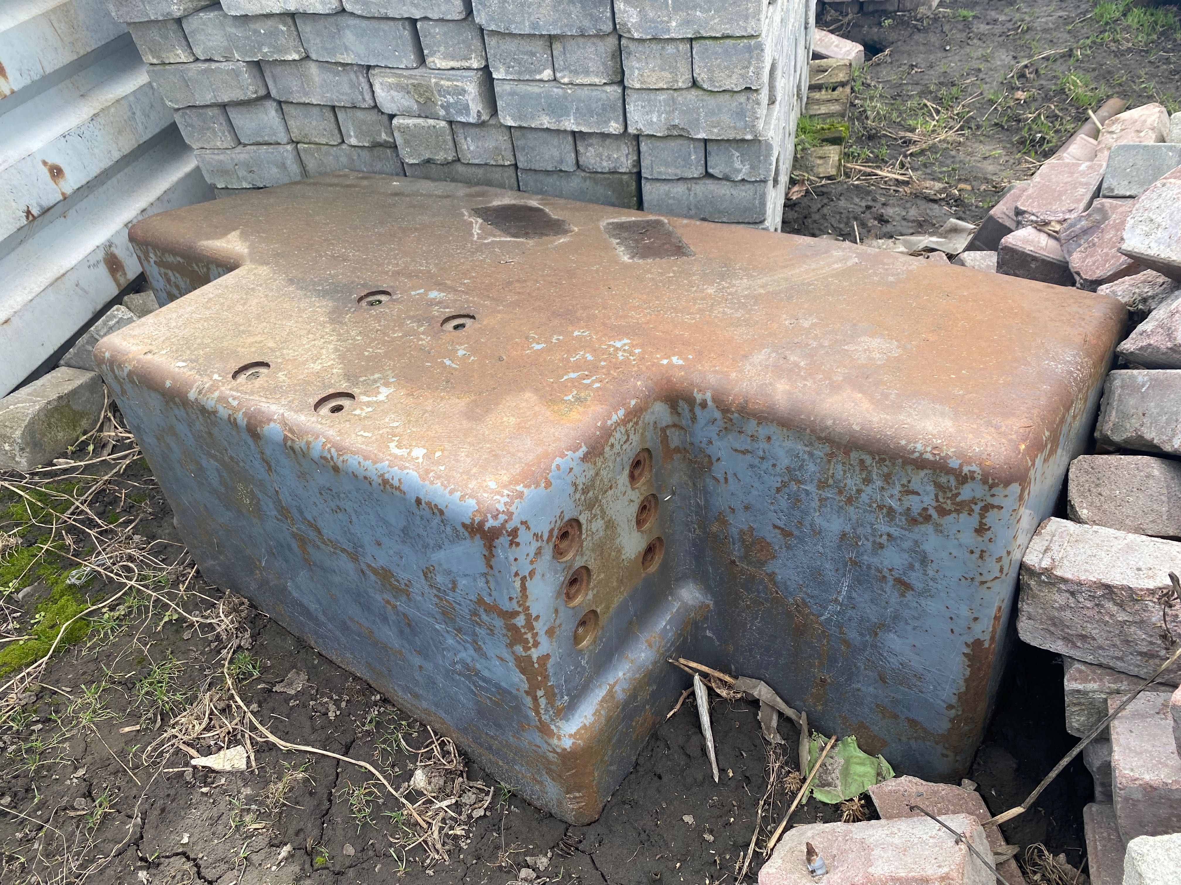 Продам або поміняю на Ззр передній балансір  на трактор Фенд-2500кг бу