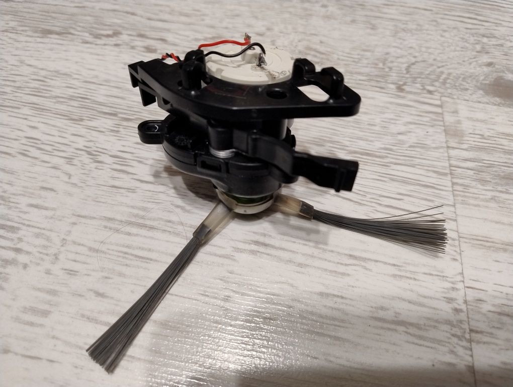 Moduł szczotki bocznej Lewej ,L' ze szczotką Irobot Roomba Combo (50h)