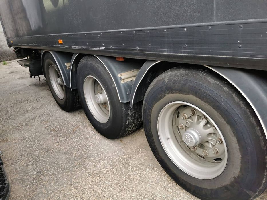 Semi- Reboque 3 eixos com plataforma