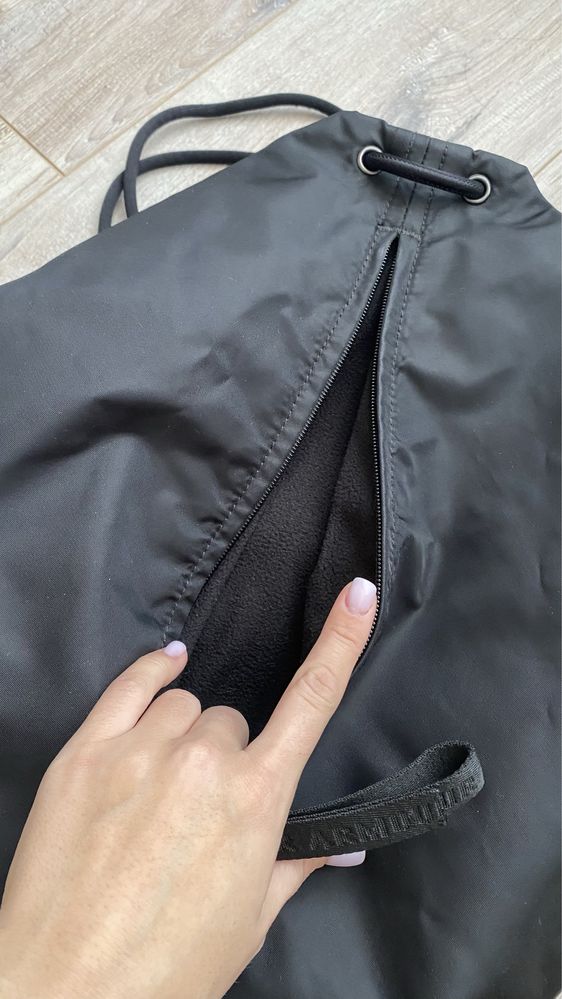 UNDER ARMOUR чорний спортивный рюкзак Essentials Sackpack