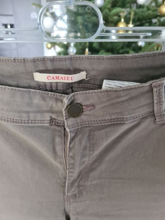 Beżowe jeansy marki Camaieu. Rozmiar 38.