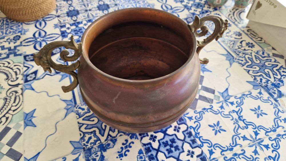 Vaso em cobre antigo