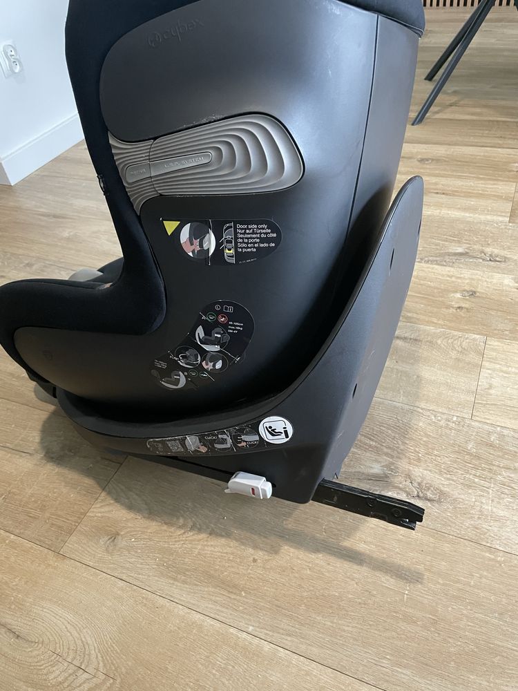 Fotelik Cybex SIRONA S I-Size Pepper Black