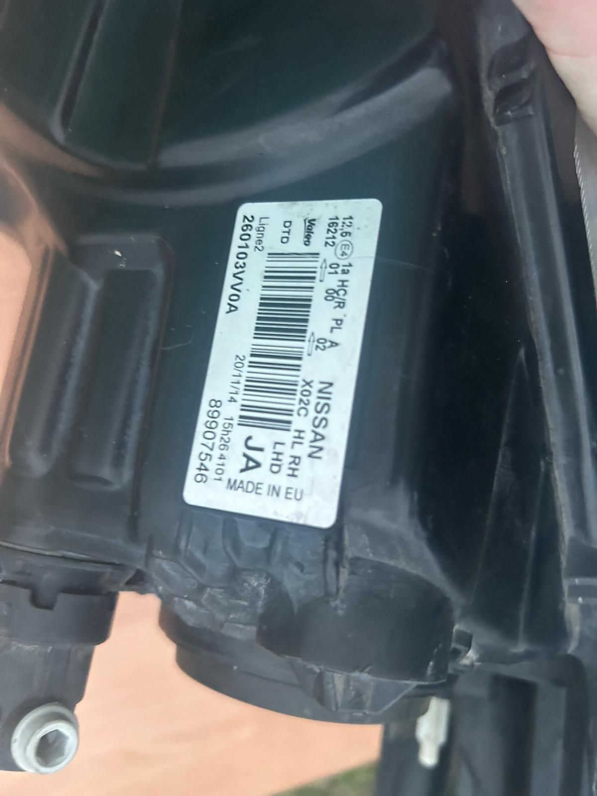 Nissan Note E12 II 12-17r Lampa przód przednia prawa