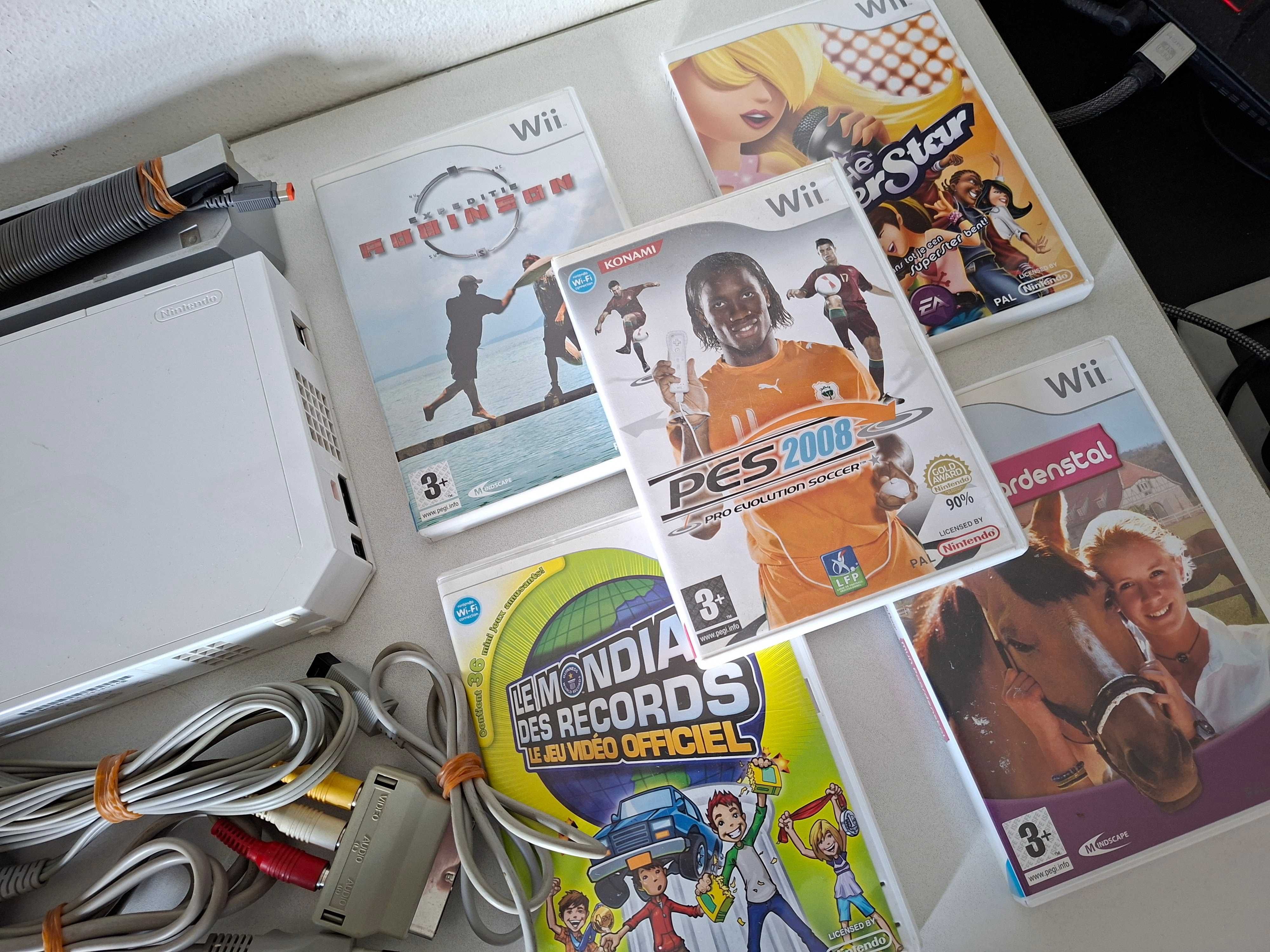 Nintendo Wii Branca 1º Modelo + 1 Comando + 5 jogos *100% Funcional*
