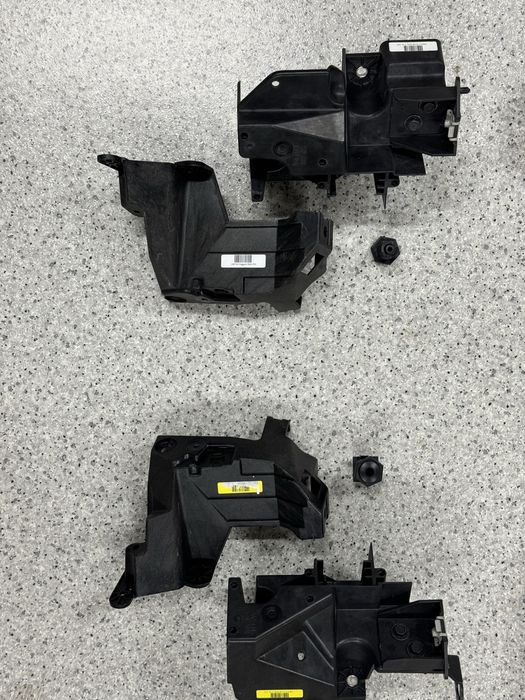 Jeep Cherokee KL 2019 кронштейн радиатора накладка дефлектор