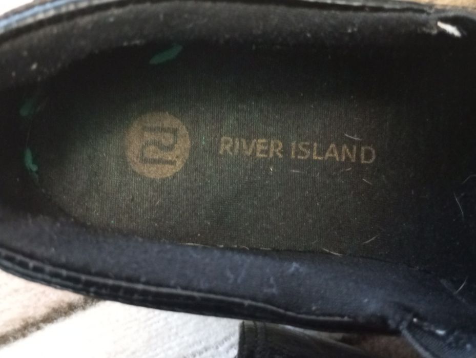 Buty czarne błyszczące