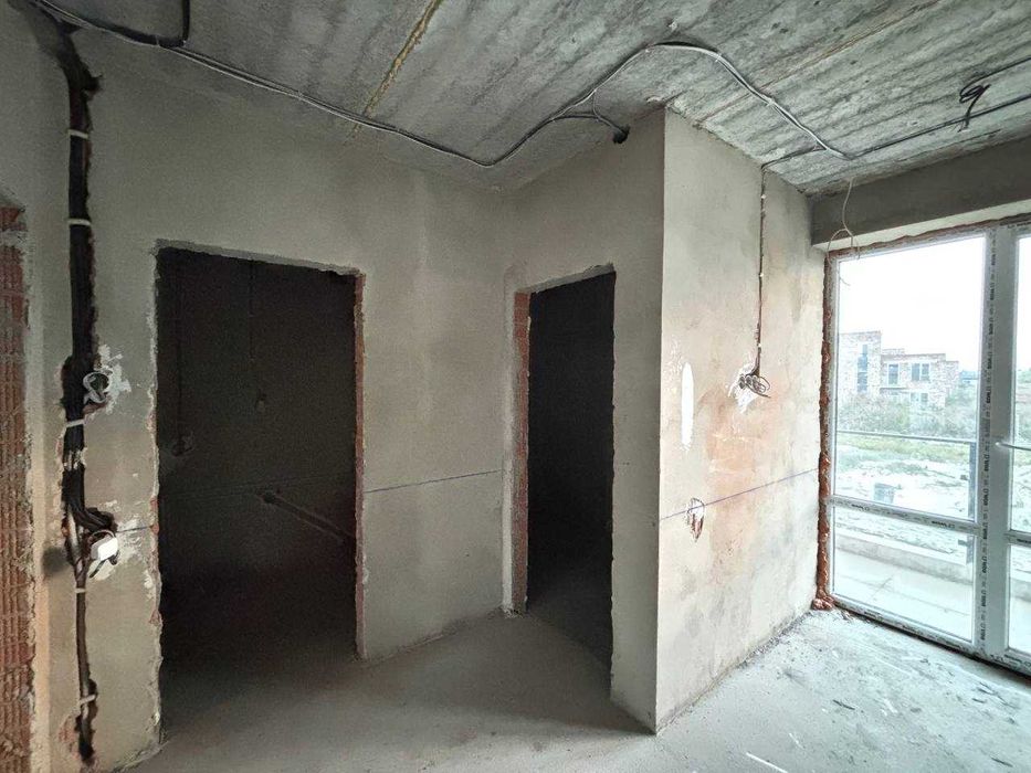 Продається будинок (таунхаус) з частковим ремонтом/ЗАКРИТЕ МІСТЕЧКО