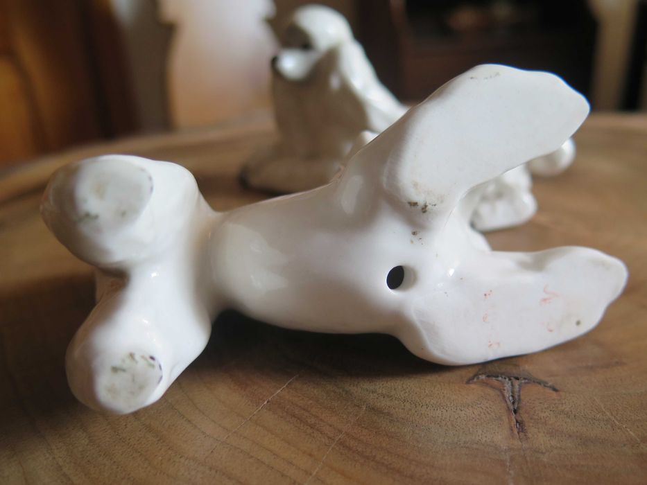 Figurka porcelanowa - pudel z rosyjskiego Zakładu Łomonosow