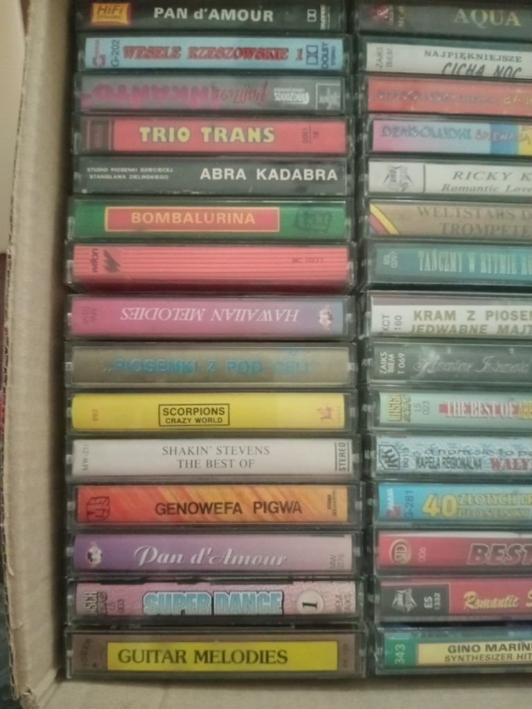 Komplet 44 kaset magnotofonowych