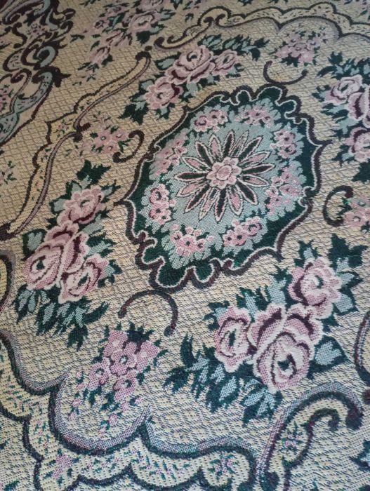 Продам гарне двоспальне покривало (гобелен)