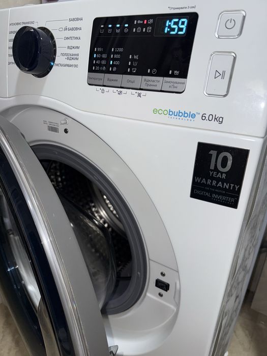 Продам пральну машину Samsung WW60K42101WDUA