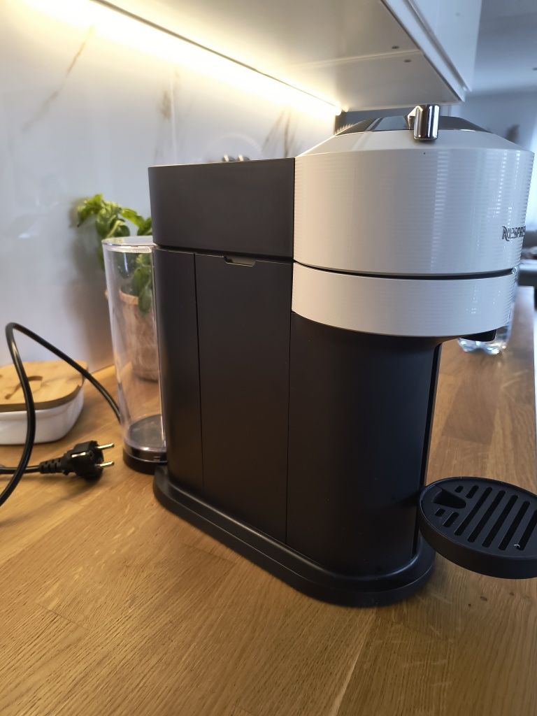 Ekspres delonghi nespresso vertuo