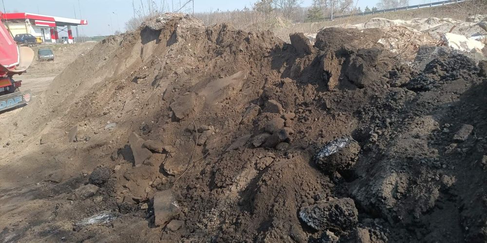 Грунт на підсипку. Для вирівнювання дворів чи засипка в фундамент.