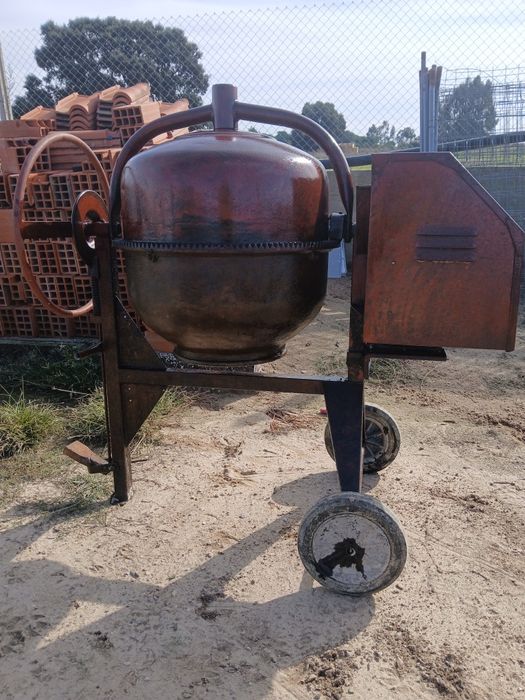 Betoneira lis 170 pouco uso posso entregar