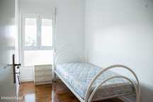41073 - Quarto com cama de solteiro em...