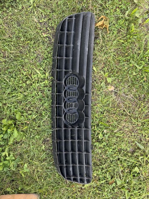 Grill audi tt 8n