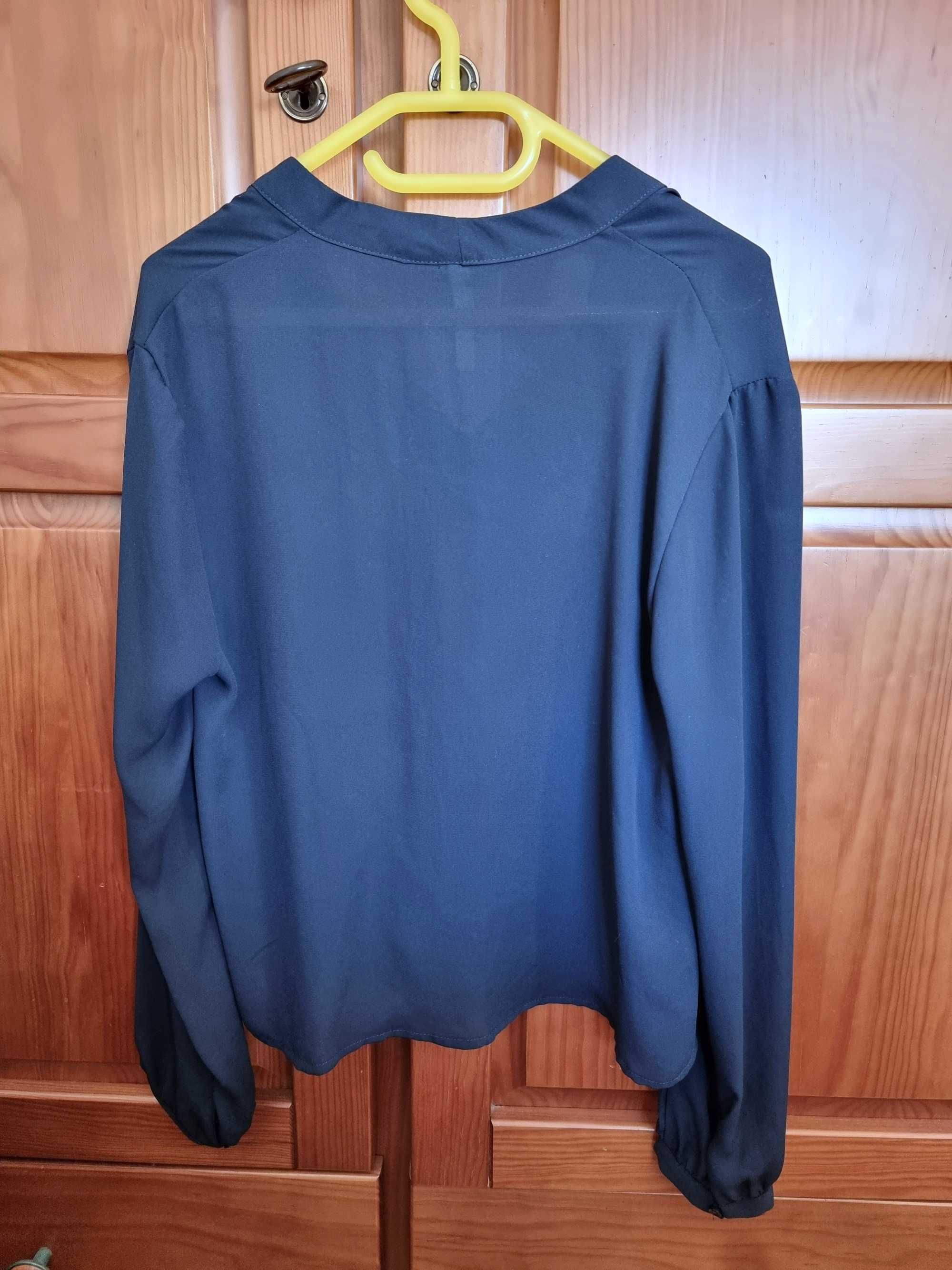 Blusa azul escura Bershka, tamanho XS