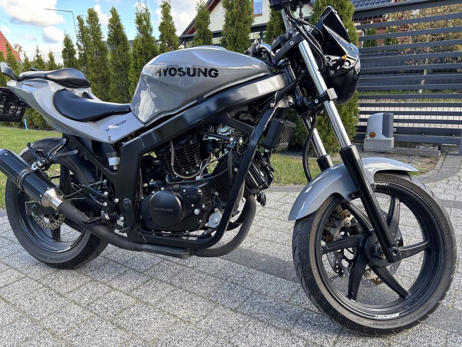 Hyosung gt 125 r.
