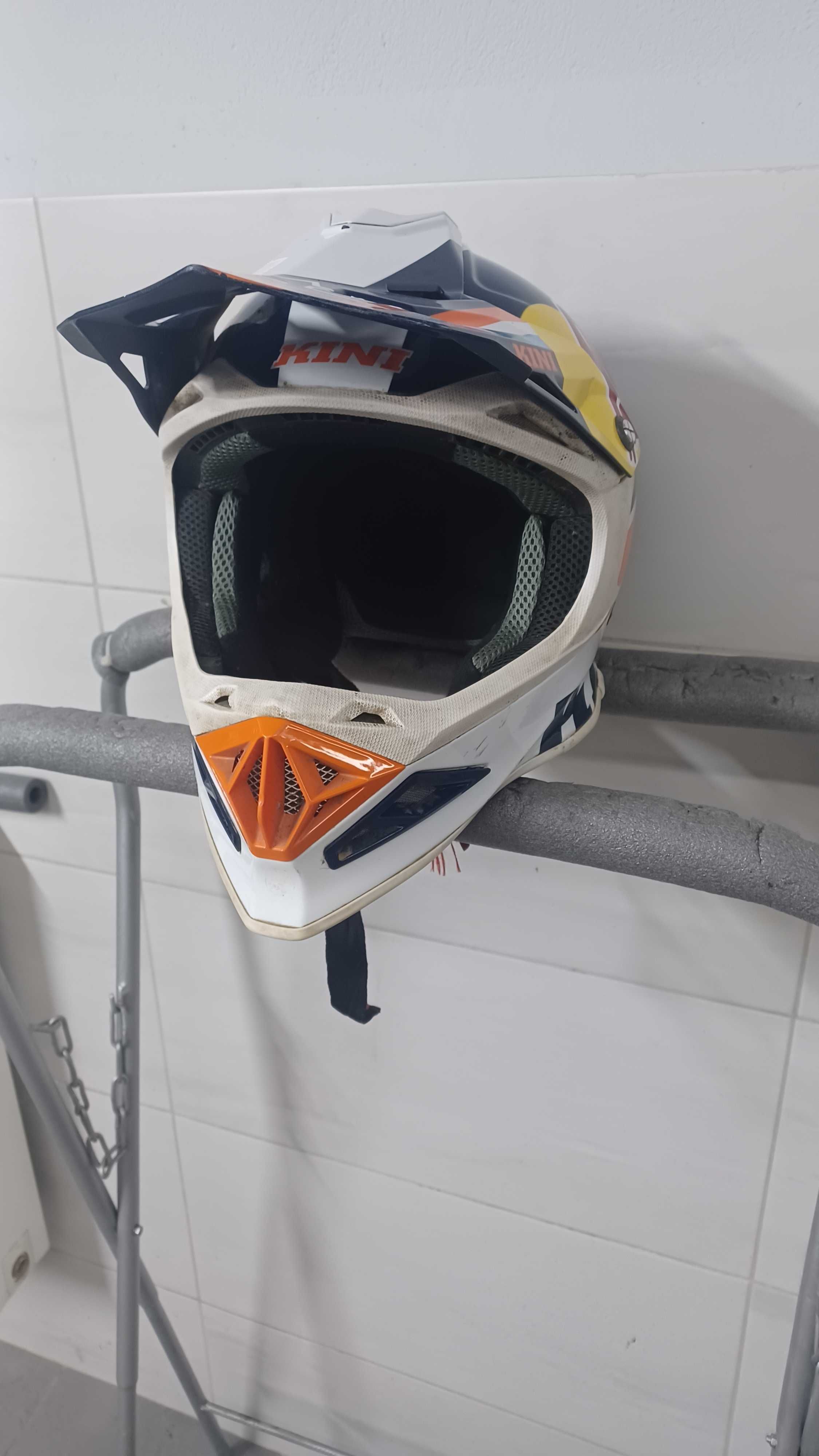 Kask Red Bull XXL+okulary