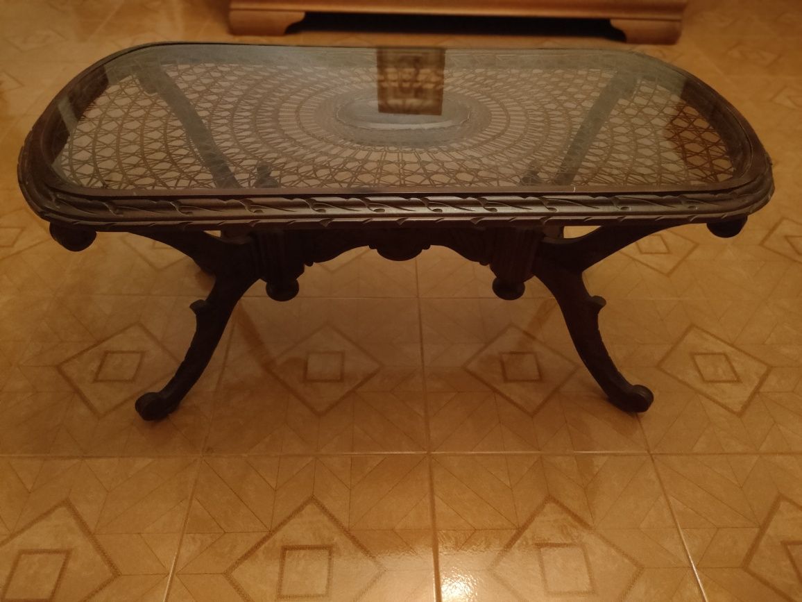 Mesinha de Centro Estilosa – com tampo de vidro