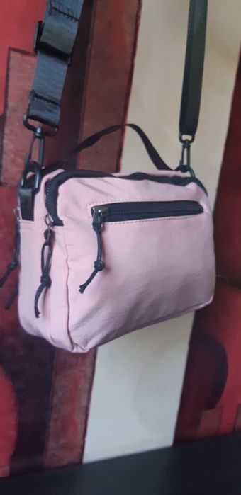 Стильна  нейлонова рожева  сумочка.