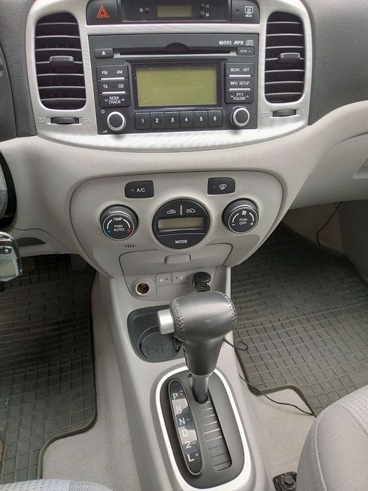 Продаю Hyundai Accent 2009