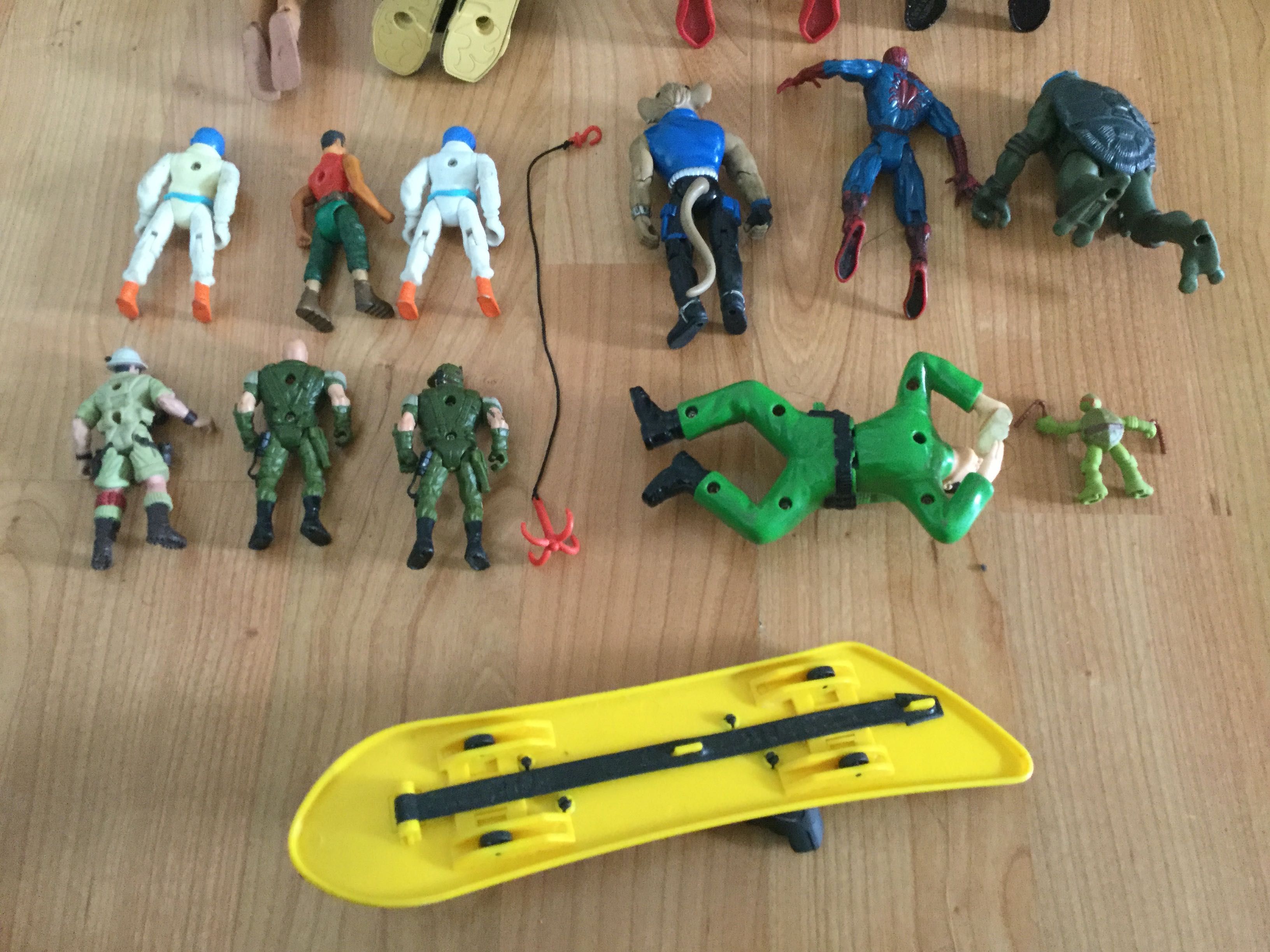 Várias Figuras de Acção (Action Man, TMNT, Spider Man, Marvel, MRM)