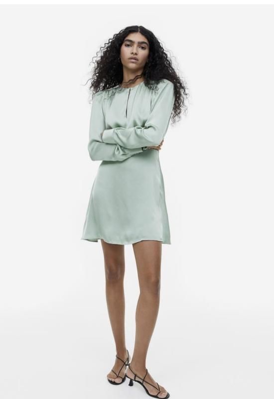 Чарівна мятна святкова сукня міні атласна h&m xs 34