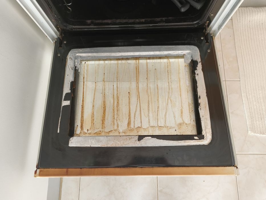 Fogão elétrico - 4 bicos e forno - funciona