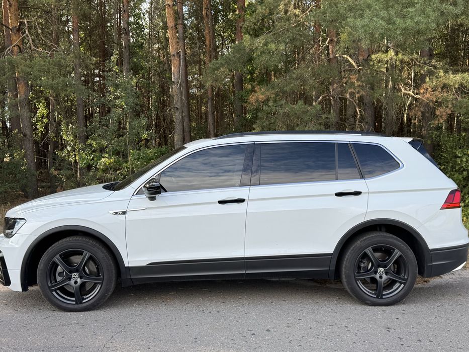 Volkswagen Tiguan R-Line MK2 Allspace