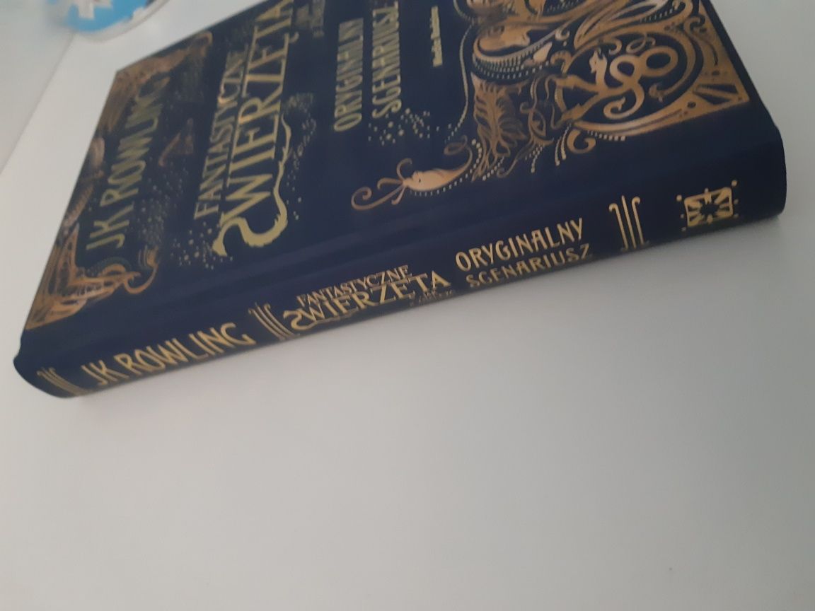 Książka Fantastyczne zwierzęta i jak je znaleźć oryginalny scenariusz