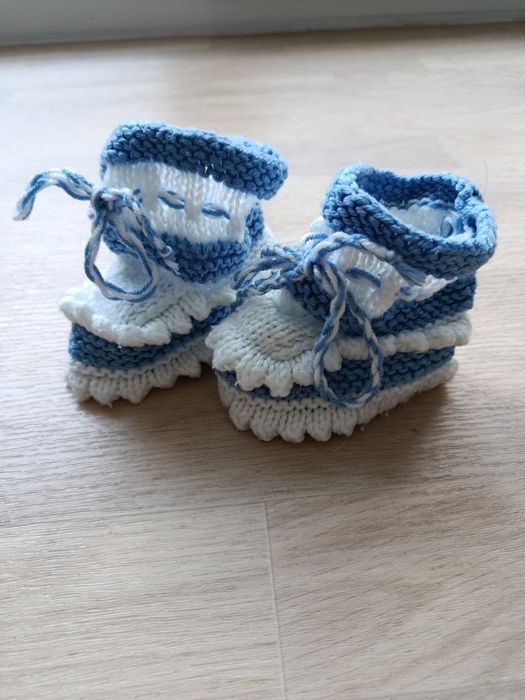 Dziergany zestaw ubranek dla niemowlaka