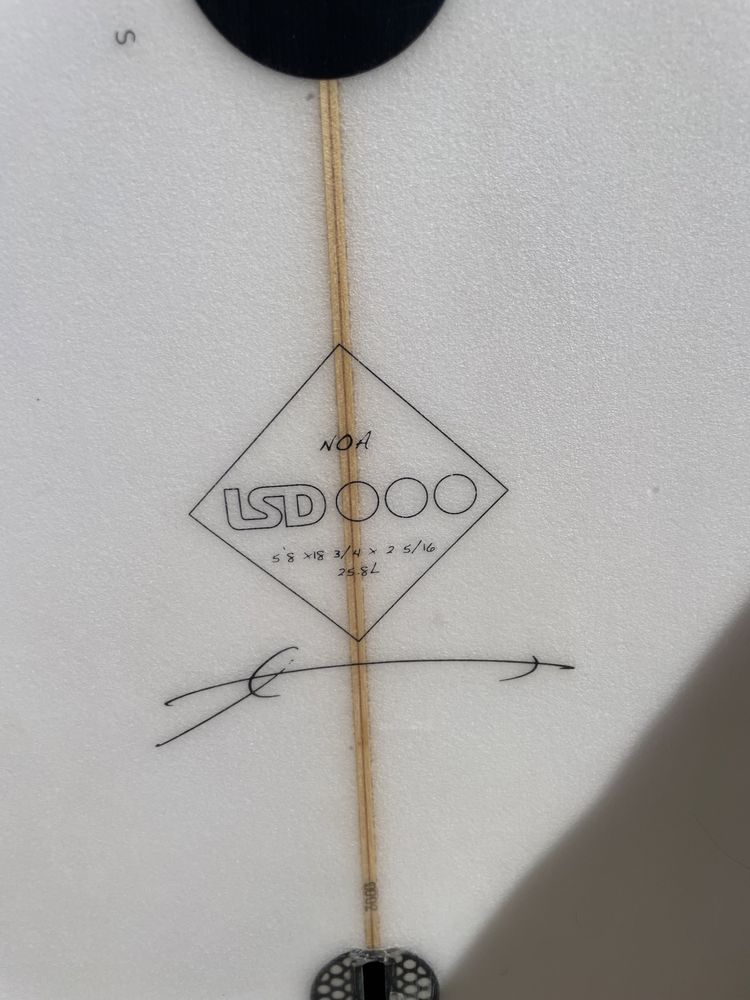 Prancha Surf LSD modelo NOA 5’9 / 25.8L