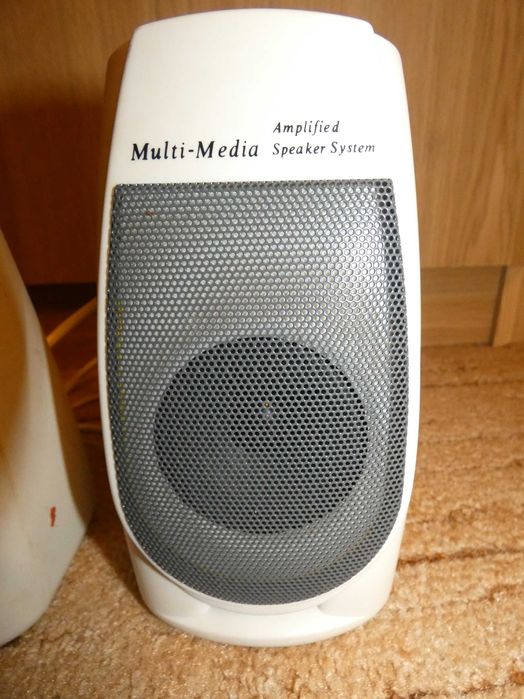 głośniki firmy SPEAKER SYSTEM MT-300