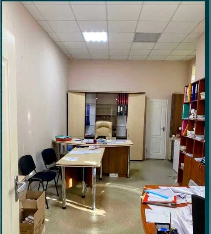 Продам СУПЕР ДЕШЕВО ,в самом центре Кривого Рога  здание 583 м2.