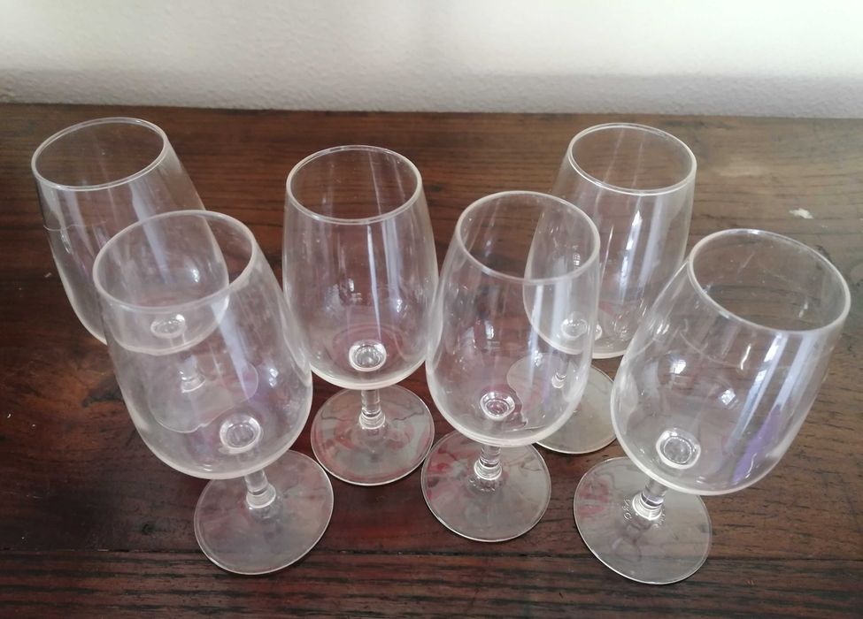 Conjunto de 6 copos de vinho do Porto ou licor