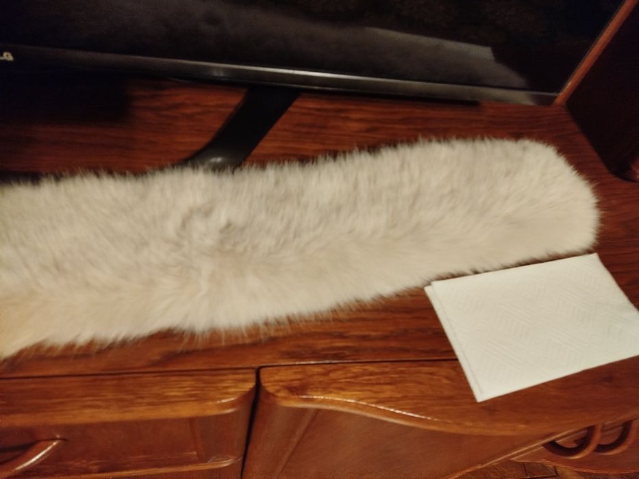 Зимова жіноча куртка з капюшоном