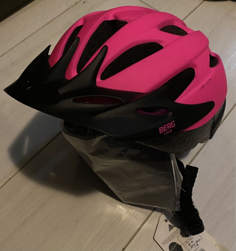 Capacete novo de bicicleta para adulto