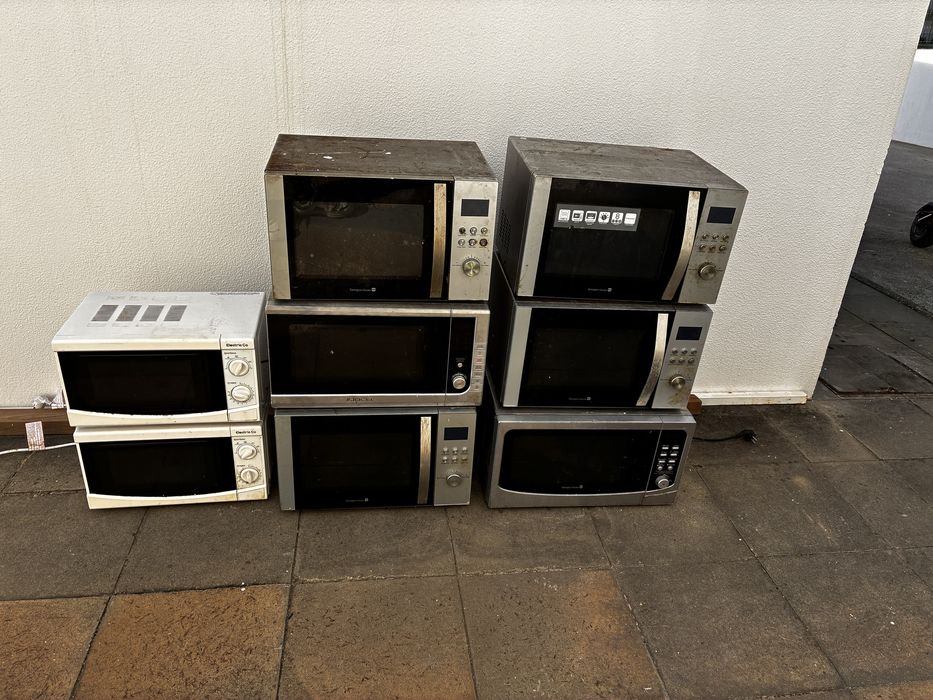 Vendo todos os microondas que estão na foto o conjunto todo por 30€
