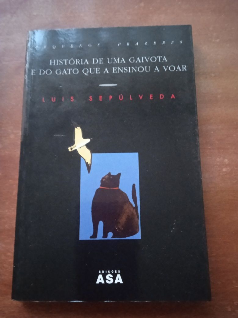 Livros de autores diferentes