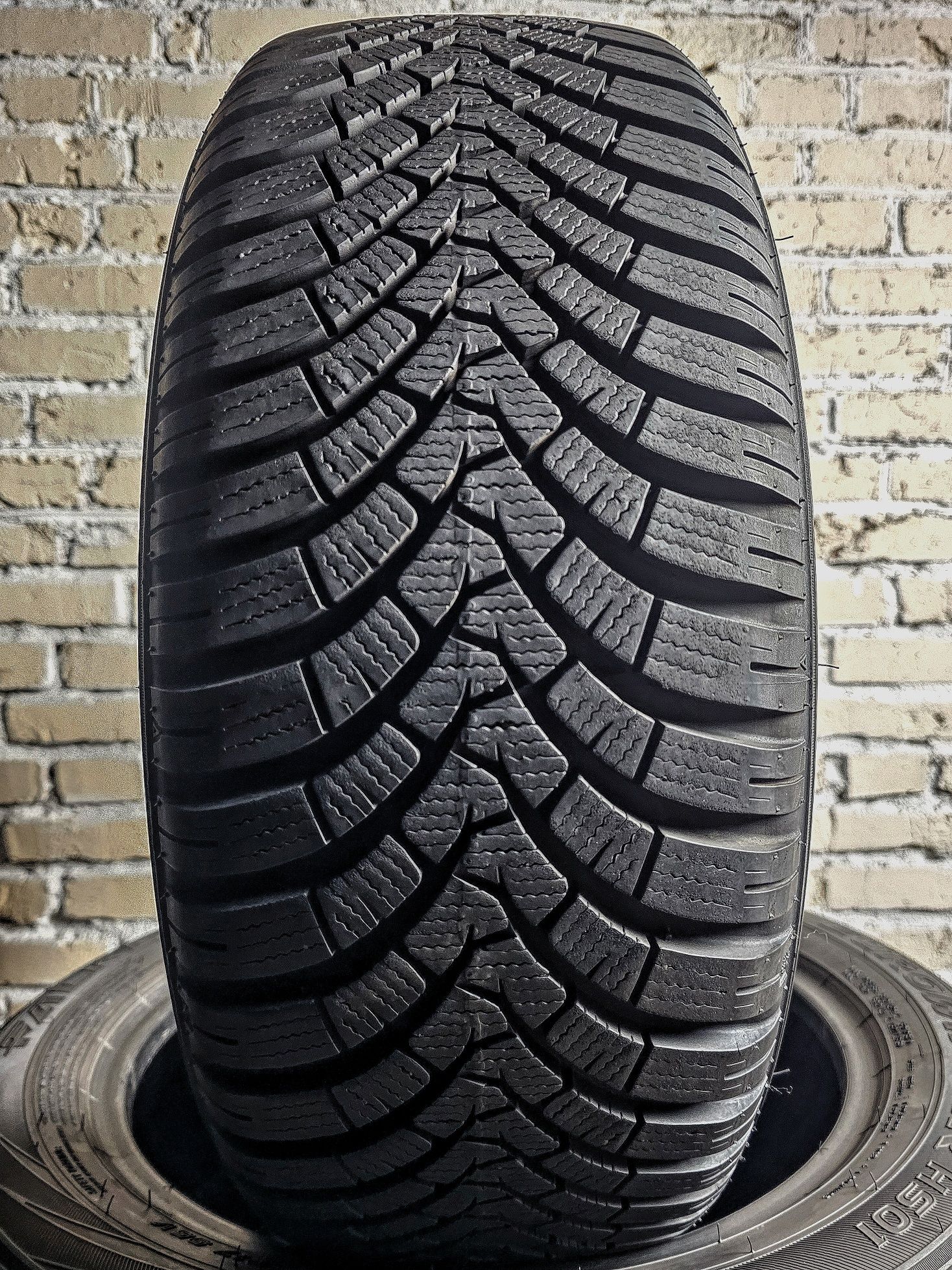 Зимові 205/55r17 Falken | 9mm | 2024 | Стан нових | Turkey | Преміум