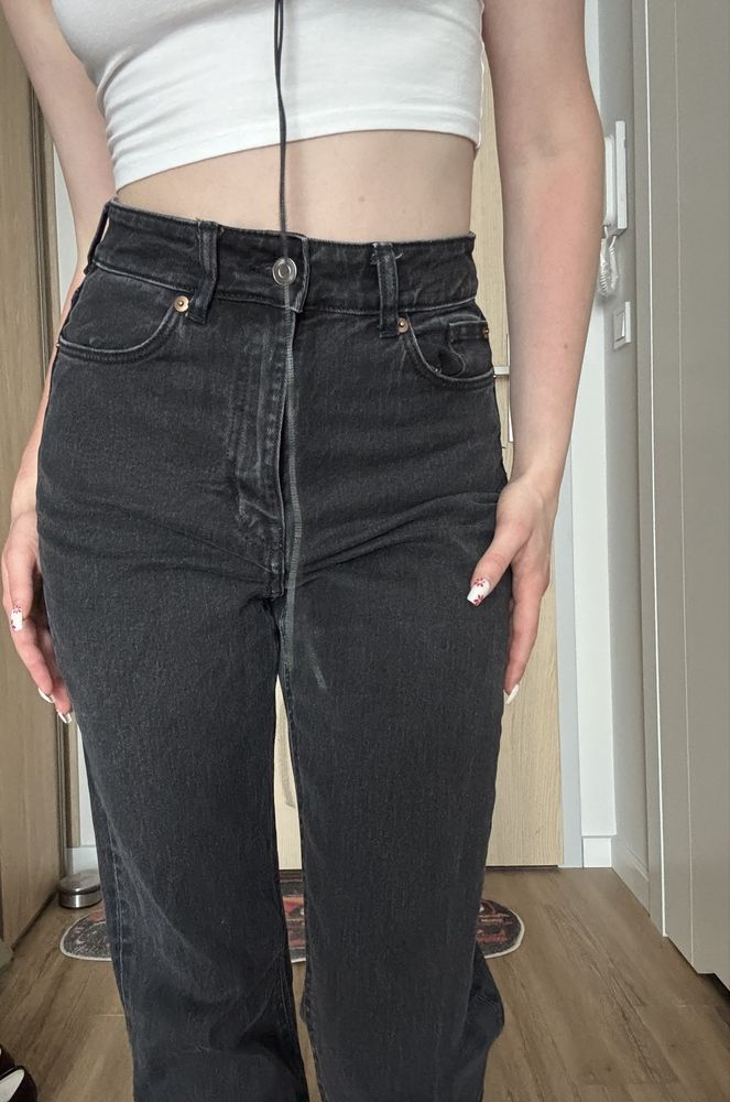 Czarne jeansy flare dla niskich 36 7/8 HM spodnie
