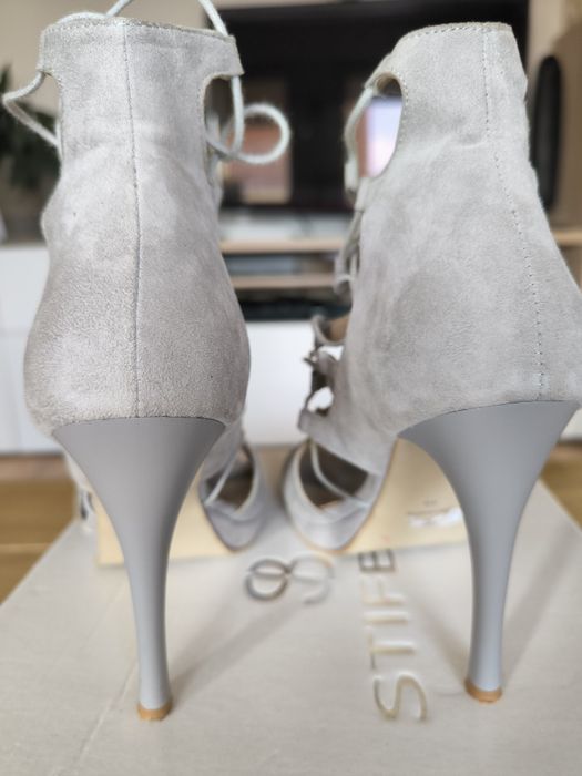 Eleganckie szpilki Bizzarro 36