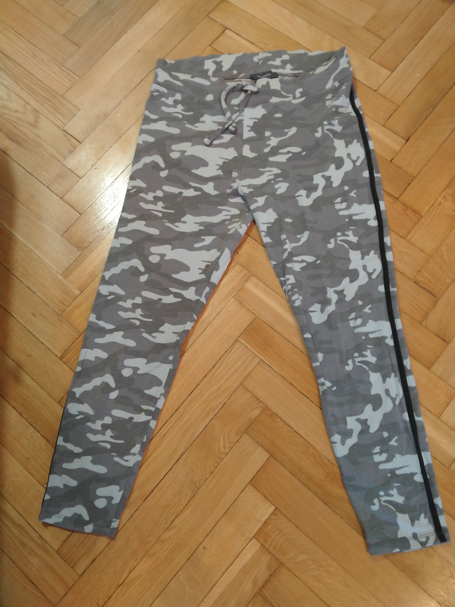 Spodnie sportowe  90% bawełny modne dresowe beżowe PRIMARK  r. L -XL