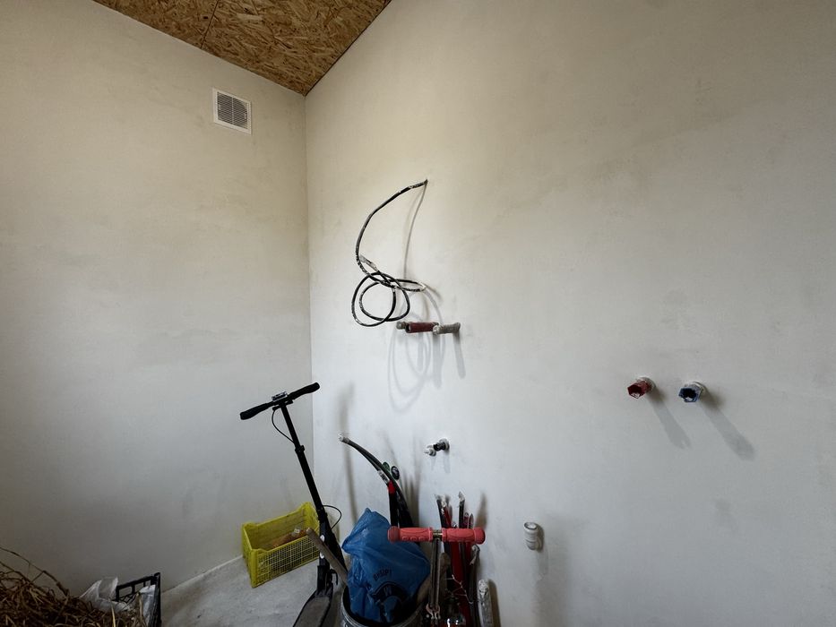 Продам газифікований одноповерховий будинок в Микуличах !