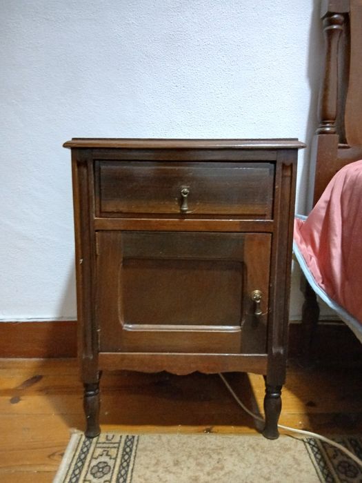 Mesa de cabeceira