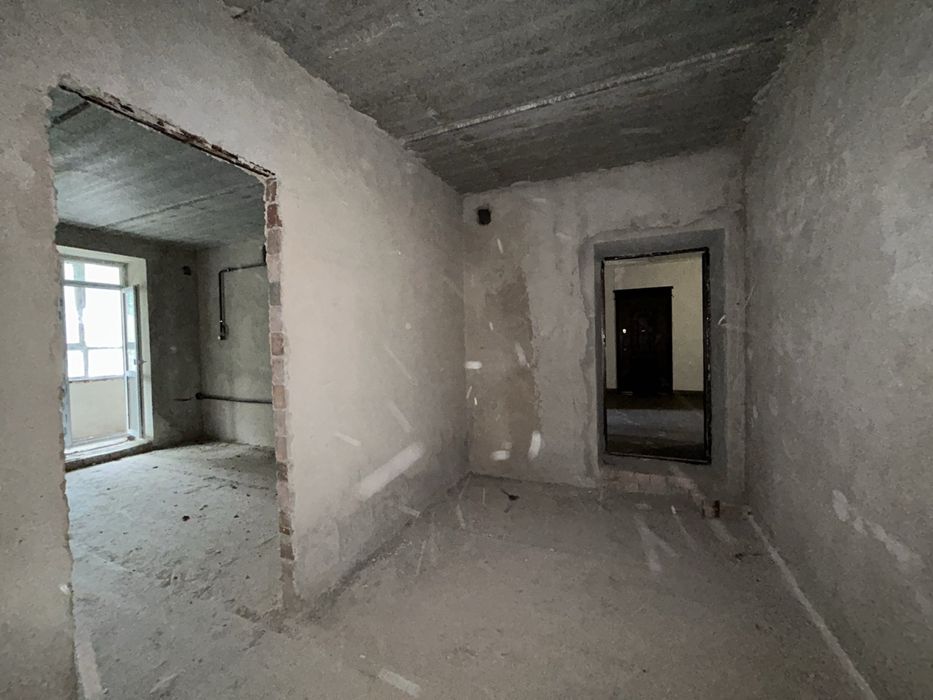 Продаж 3к квартири 109 м² під ремонт - Зданий будинку в центрі міста