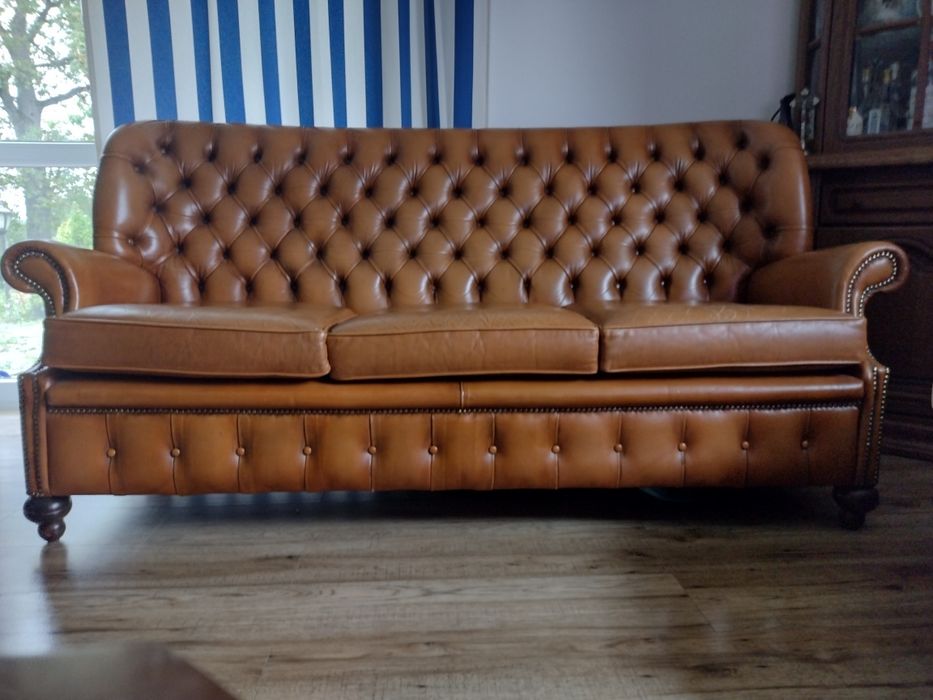 Sofa typu Chesterfield pikowana